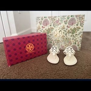 Brand New Pantent Leather White Tory Burch Sandals- Size 6 Women (SEND OFFERS)